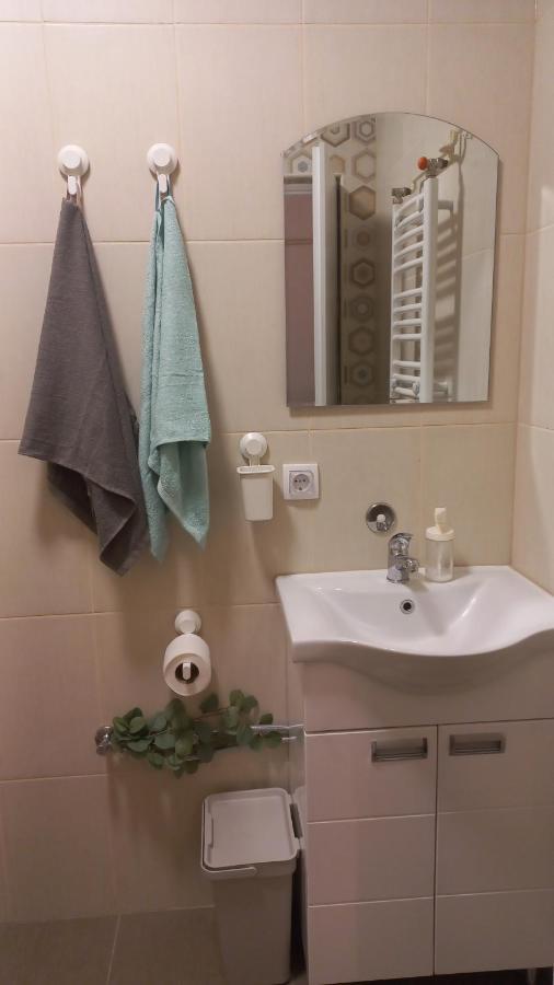 Kod Velikih Tuja Apartment Melenci Екстериор снимка